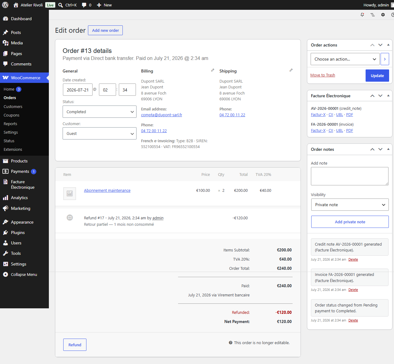 Any order shows the customer type, SIREN and TVA captured at checkout, alongside the documents generated for it — here an invoice and the credit note (avoir) raised automatically from a partial refund.