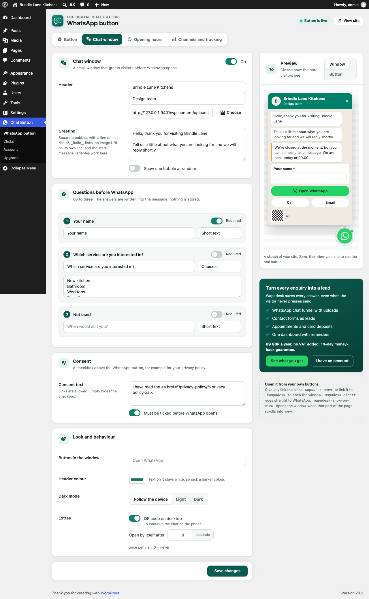 Chat window settings: header, greeting bubbles, up to three questions, consent text, QR code and dark mode.