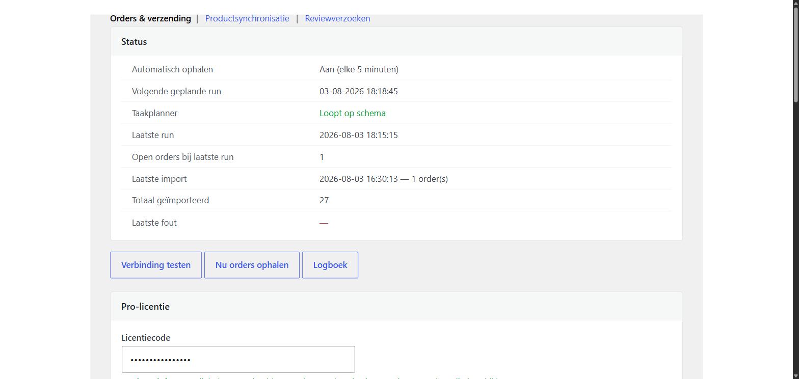 The settings screen: when orders were last fetched, whether the task scheduler is on time, how many orders were imported in total, and the last error if there was one. (The licence card at the bottom belongs to the Pro extension.)
