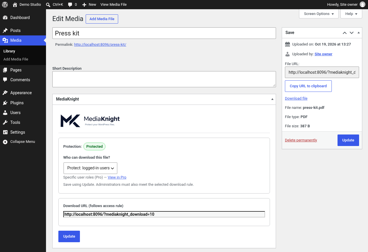 The attachment editor: choose logged-in access for a single file.
