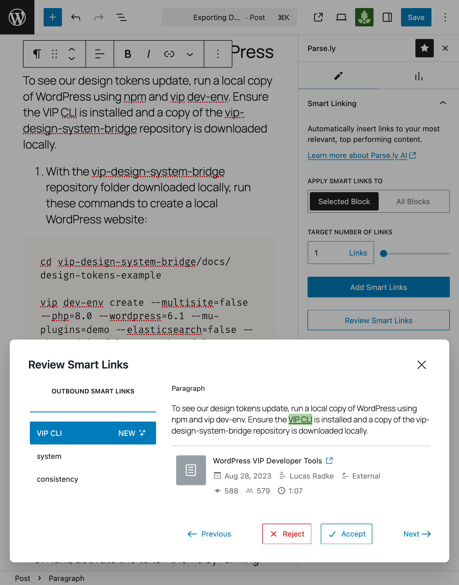 A barra lateral do editor do Parse.ly com o painel Link inteligente.<br />